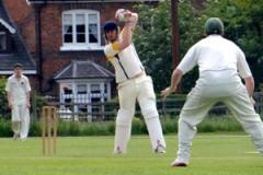Cricket: Lindow's top of the table clash ends in draw
