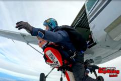 16-year-old takes 15,000 ft leap for local hospice