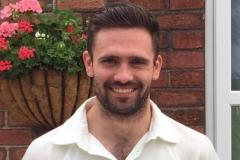 Cricket: Lindow stay top