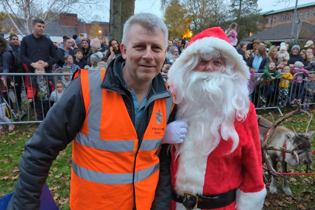 Crowds flock for Wilmslow's Christmas lights switchon wilmslow.co.uk