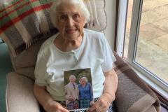 Betty gets her card from the King