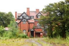 Firefighters tackle mansion blaze overnight