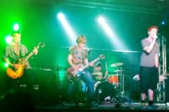 Bands to stage rugby fundraiser