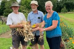 Community Market Garden donates locally grown produce to foodbank
