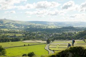 Winnats Pass, credit Daniel Bosworth