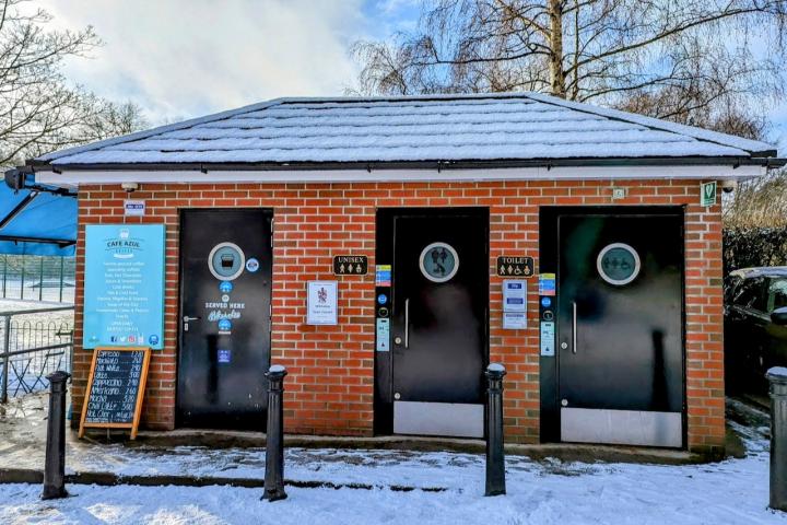 Toilet and kiosk Jan 2023