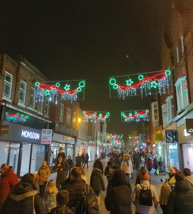 Crowds flock for Wilmslow's Christmas lights switchon wilmslow.co.uk
